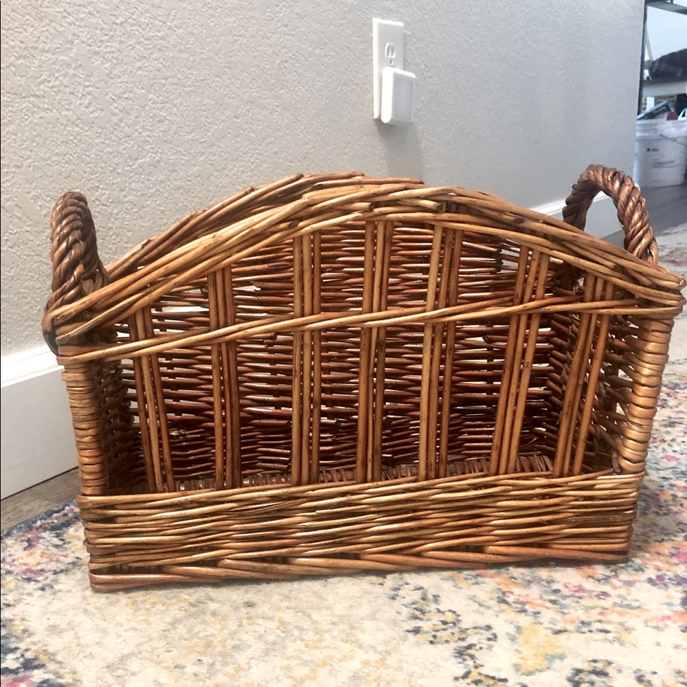 Vintage Retro 70’s Wicker Basket/Magazine Holder